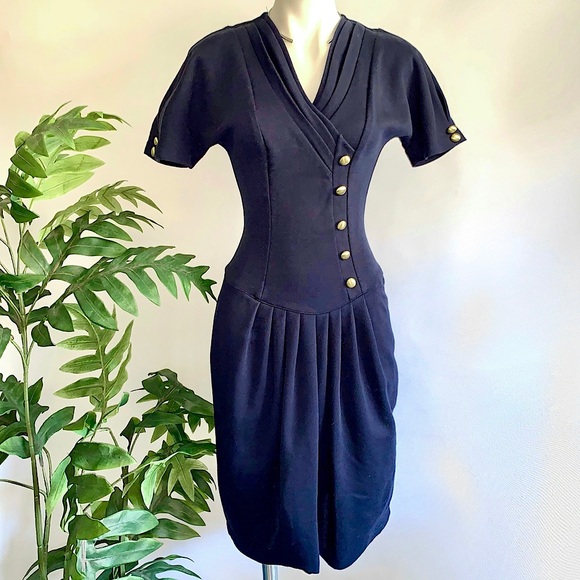 Elegant Black Dress with Gold Button Accents - Picture 2 of 14